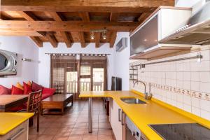 Kuchyň nebo kuchyňský kout v ubytování Apartamento Duplex Puente de Piedra, en un enclave único y exclusivo