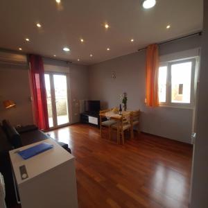Posezení v ubytování Apartment in Rovinj with balcony, air conditioning, WiFi, washing machine 5116-1 + 36 fotografií
