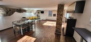 Kuchyň nebo kuchyňský kout v ubytování Casa en Alella, Barcelona