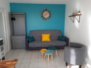 Posedenie v ubytovaní Appart 2/4 pers proche centre avec Balcon, Parking
