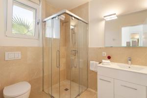 Et badeværelse på Guesthouse Palma - ADULTS ONLY by PriorityVillas + 13 billeder