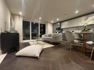 Billede fra billedgalleriet på Sophisticated 1BR, 1 BA Chigwell Designer Flat CHCL F2 i Chigwell