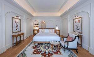 Cama o camas de una habitación en The Chedi Katara Hotel & Resort