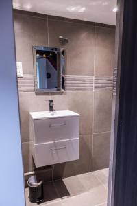 Koupelna v ubytování La Romantic Room - Mansardé - Arrivée Autonome
