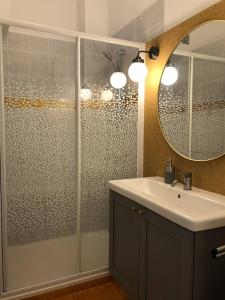 Kúpeľňa v ubytovaní Bon Blois, cosy et charmant face à la Loire + 14 fotografií