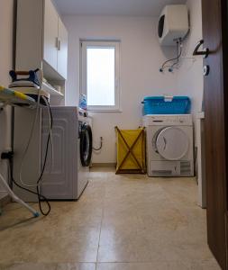 Billede fra billedgalleriet på Modern 3 bedroom Apartment in Luqa (Sleeps 6) i Luqa