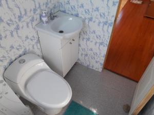 Uma casa de banho em Rosa Herminia