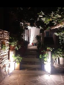 Giardino di Fasolas square studio 15m2 is located 30 stairs up from the main road and it is in the old market fasolas and next to the museums