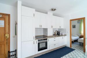 Kuchnia lub aneks kuchenny w obiekcie Pitufo 1D Apartments Casasol