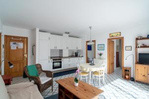 Kuchnia lub aneks kuchenny w obiekcie Pitufo 1D Apartments Casasol