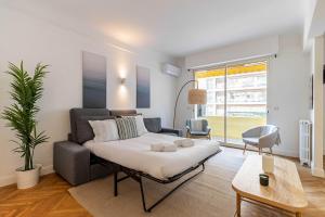 Zdjęcie z galerii obiektu Renovated apartment 80m2 6P - 2BR - Cannes Palm Be w Cannes