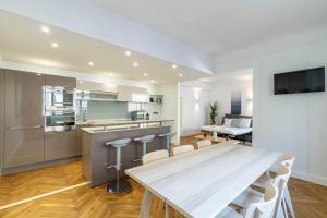 Fotografia z galérie ubytovania Renovated apartment 80m2 6P - 2BR - Cannes Palm Be v Cannes