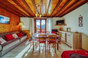 Χώρος καθιστικού στο Chalet les Colchiques