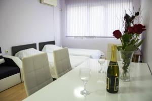 Ποτά στο ПАТРИЦИЯ АПАРТАМЕНТ