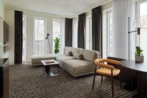 Coin salon dans l'établissement Berlin Marriott Hotel