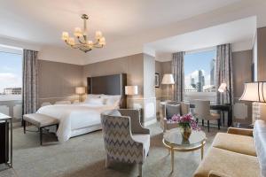 Кровать или кровати в номере The Westin Palace, Milan