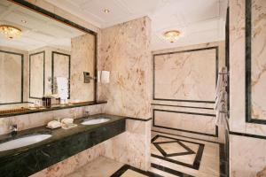Ванная комната в The Westin Palace, Milan