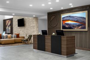TV in/ali zabaviščno središče v nastanitvi Element Moab