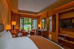 Cama ou camas em um quarto em Tambo del Inka, a Luxury Collection Resort & Spa, Valle Sagrado