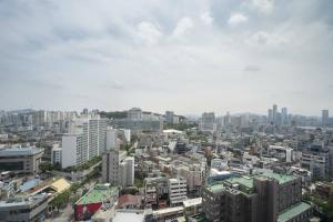 Ein allgemeiner Blick auf Seoul oder ein Stadtblick von des Hotels aus