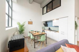 Kuchyňa alebo kuchynka v ubytovaní WELCOME LOFT
