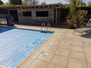 Bazén v ubytování Gîte du Curnolo 3* pour 4/6pers avec spa, piscine nebo v jeho okolí