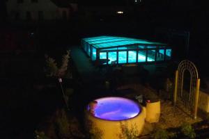 Bazén v ubytování Gîte du Curnolo 3* pour 4/6pers avec spa, piscine nebo v jeho okolí