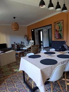 Fotografia z galérie ubytovania Chez Annie appartement familial avec jardin et garage v destinácii Sète + 14 fotografií
