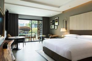 Postel nebo postele na pokoji v ubytování Hua Hin Marriott Resort and Spa