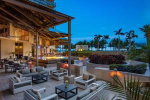 Posezení v ubytování The St. Regis Bal Harbour Resort