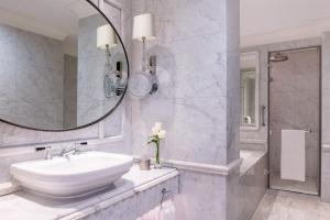 Ванная комната в The Ritz-Carlton, Doha