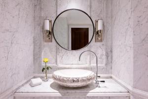 Ванная комната в The Ritz-Carlton, Doha
