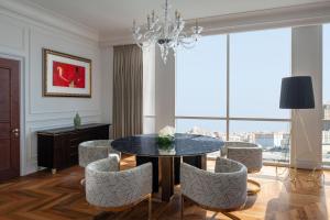 Гостиная зона в The Ritz-Carlton, Doha