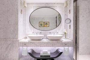 Ванная комната в The Ritz-Carlton, Doha