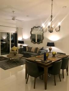 Posezení v ubytování Sea La Vie! At De Saram Residencies- Mount Lavinia