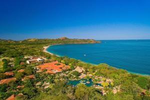 Et luftfoto af The Westin Reserva Conchal, an All-Inclusive Golf Resort & Spa