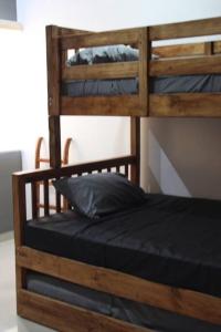 Двухъярусная кровать или двухъярусные кровати в номере 2br/2ba Condo 1 block to ocean! - Unit 4
