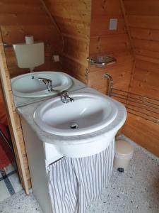 Ein Badezimmer in der Unterkunft Rügen-Fewo 41