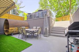 Foto dalla galleria di Charming and Luxurious 2BR+1Bath Guest Suite a Toronto