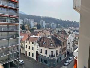Výhľad na mesto Aix-les-Bains alebo výhľad na mesto priamo z apartmánu
