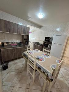 Dapur atau dapur kecil di Apartamento completo, climatizado