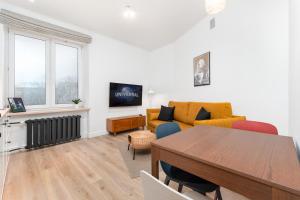 Telewizja i/lub zestaw kina domowego w obiekcie Apartament Plac Konstytucji by Your Freedom
