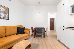 Część wypoczynkowa w obiekcie Apartament Plac Konstytucji by Your Freedom