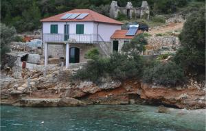 Fotografia z galérie ubytovania Awesome Home In Zastrazisce With House Sea View v destinácii Zastražišće