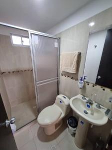 Cómodo y acogedor apartamento tesisinde bir banyo