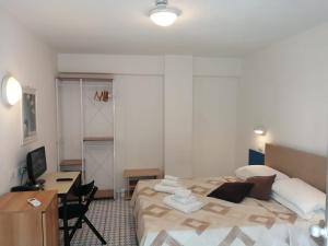 Foto dalla galleria di Camere e appartamenti con ingresso indipendente Hotel Le Terrazze a Riccione Altre 6 foto