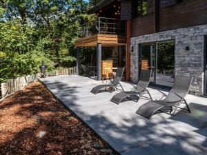 Сад в Chalet in the woods with Nordic bath