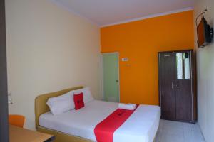 Gambar di galeri bagi RedDoorz @ Jalan Pramuka Manado di Manado