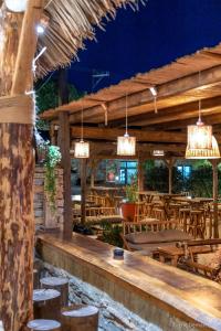 Salone o bar di Porto Koundouros Beach and Villas