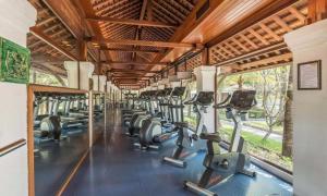 Pusat kecergasan dan/atau kemudahan kecergasan di Hotel Chatrium Royal Lake Yangon +37 gambar
